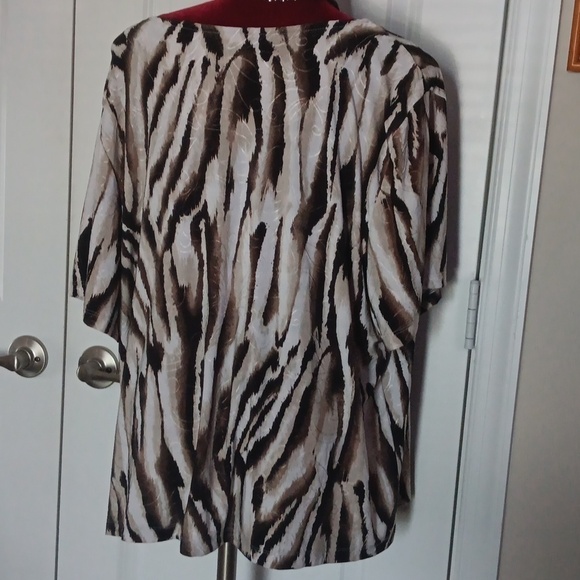 JM Collection Women's  Animal Print  Top, Sz. 3X, 5 For $30 - Picture 3 of 3